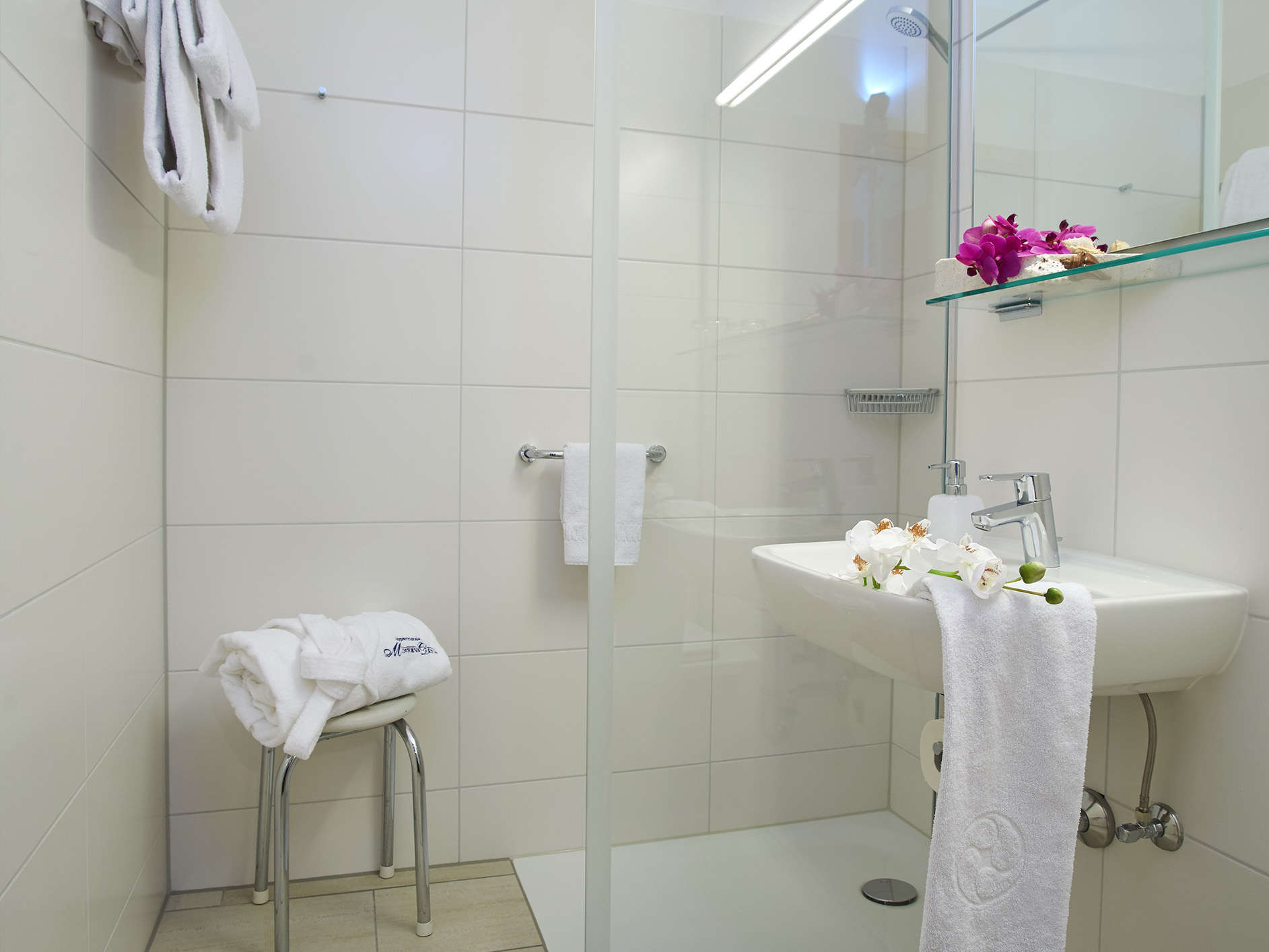 Blick in das Badezimmer im Apparthotel Minerva-Diana-Octavia in Bad Gögging