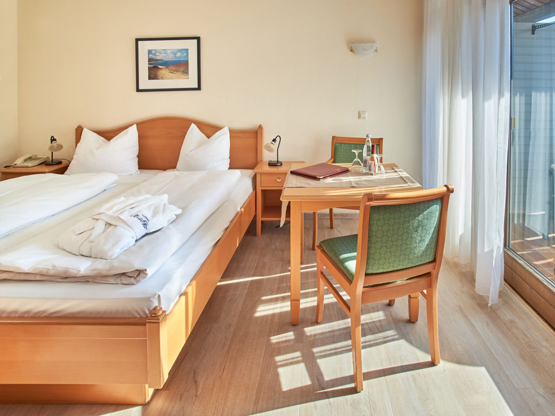 Blick in das Doppelzimmer im Apparthotel Minerva-Diana-Octavia in Bad Gögging