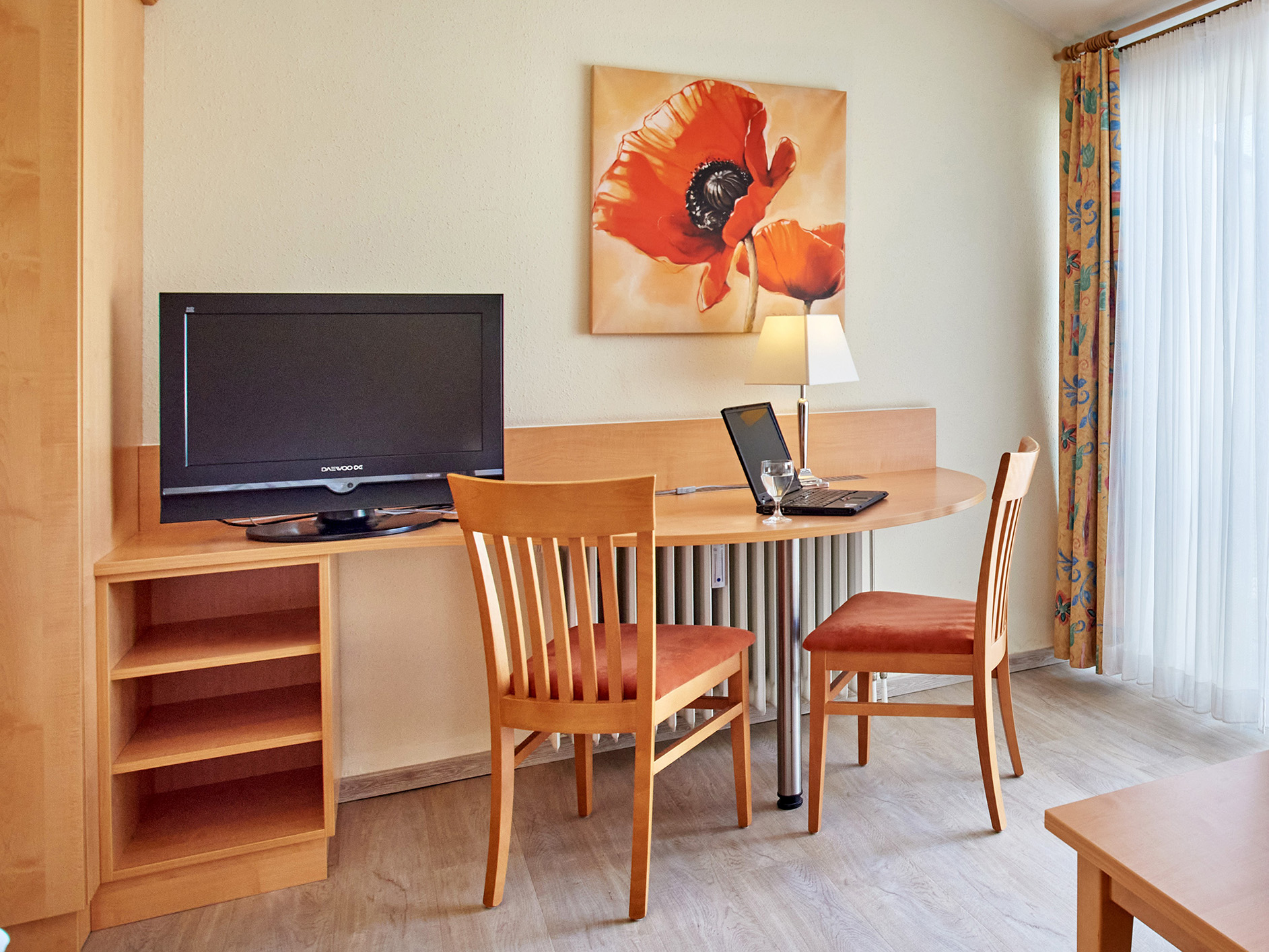 Blick in das Komfort Doppelzimmer im Apparthotel Minerva-Diana-Octavia in Bad Gögging