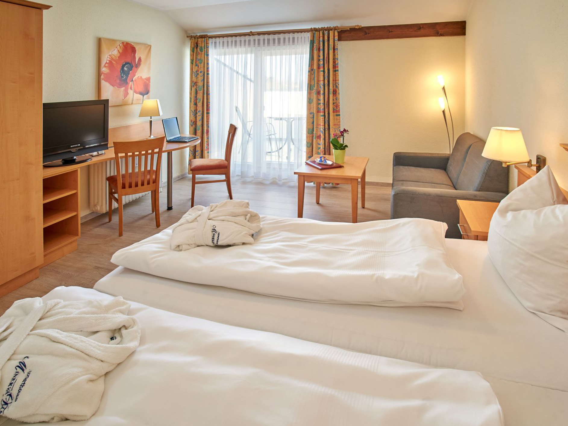 Blick in das Komfort Doppelzimmer im Apparthotel Minerva-Diana-Octavia in Bad Gögging