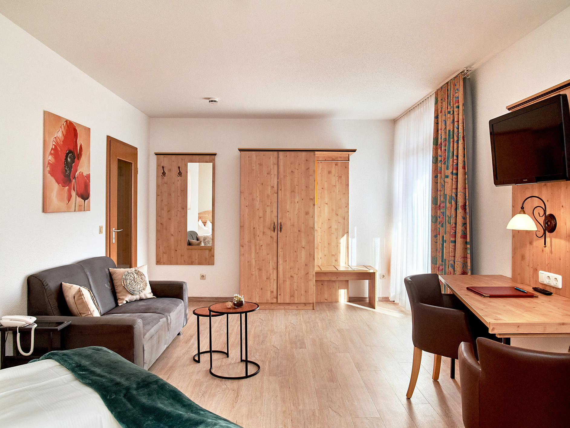 Blick in ein Doppelzimmer Komfort im Apparthotel Minerva-Diana-Octavia in Bad Gögging